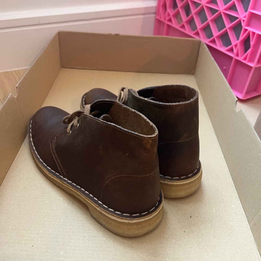 Clarks Original Desert Boots with Crepe Sole - Picture 2 of 2
